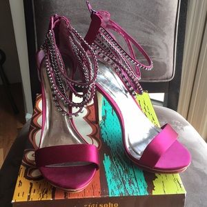 Zigi Soho Magenta Satin Heels. Size 9.